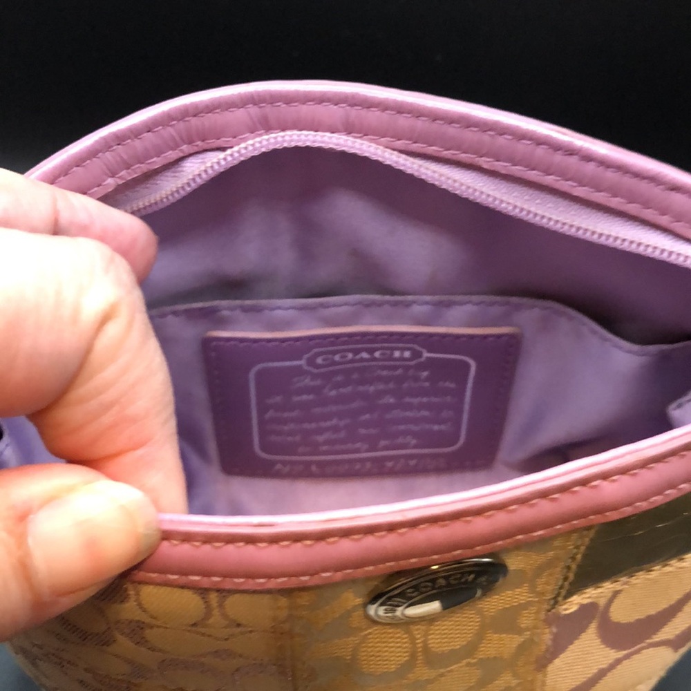 Coach Shiny Metallic Leather Lilac cosmetics bag - Picture 7 of 14